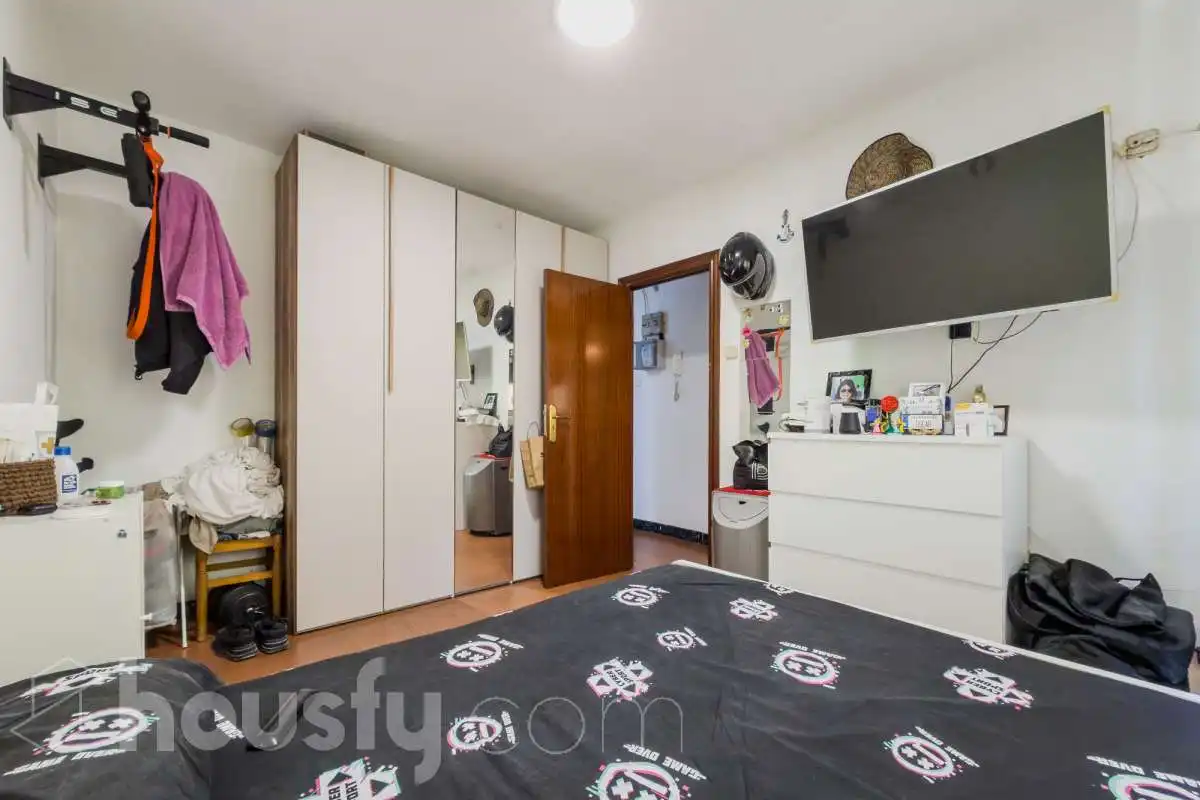 Dormitori de Pis en venda en Badalona amb Aire condicionat, Terrassa i Balcó