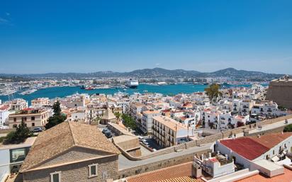 Vista exterior de Àtic en venda en Eivissa amb Aire condicionat i Balcó