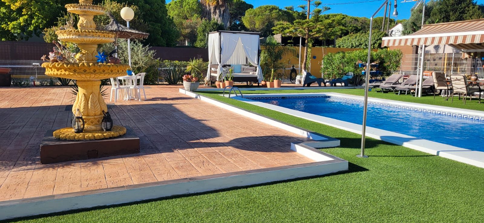 Piscina de Casa o xalet en venda en Punta Umbría amb Jardí privat i Piscina
