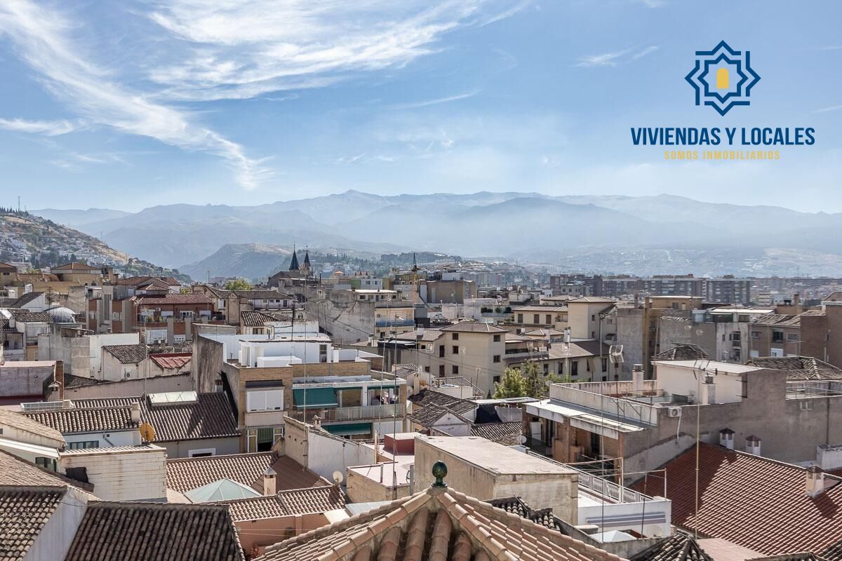 Exterior view of Attic for sale in  Granada Capital  with Air Conditioner, Heating and Parquet flooring