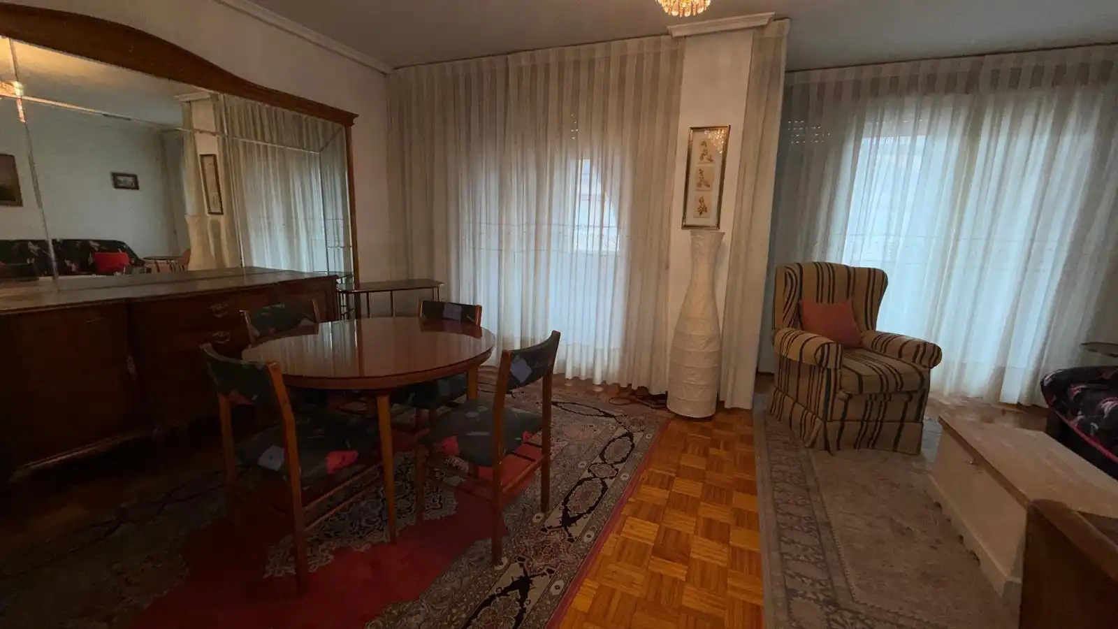 Comedor de Piso de alquiler en Ourense Capital  con Calefacción, Amueblado y Balcón