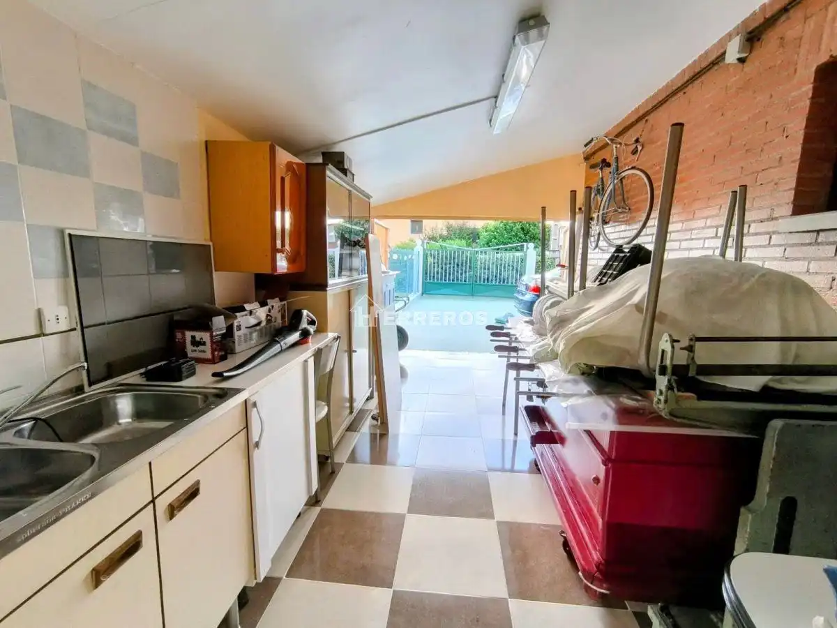 Chalet con jardín en venta en revilla, imagen 26