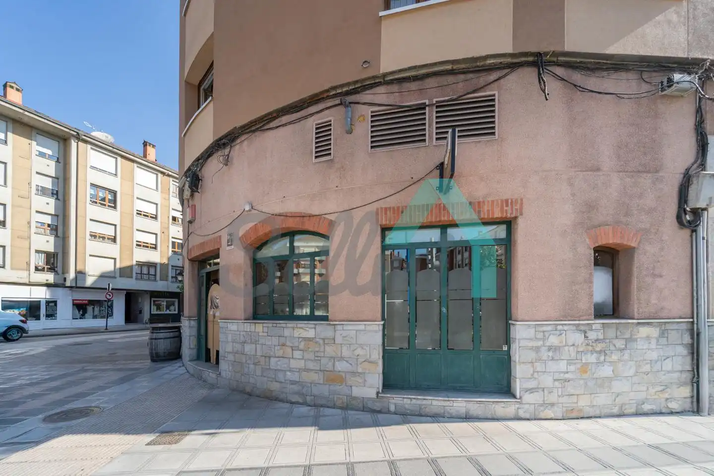 Local en traspaso en De Viella, Lugones