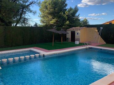 Bungalow amb jardí en venda a Petrer