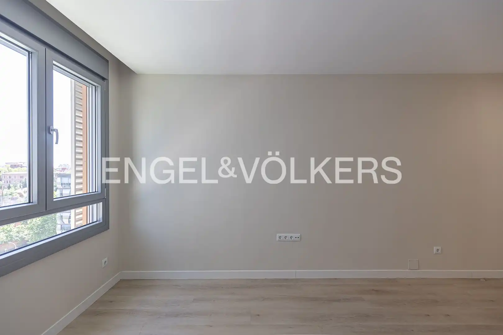 Bedroom of Flat for rent in Madrid  with Air Conditioner, Heating and Terrace