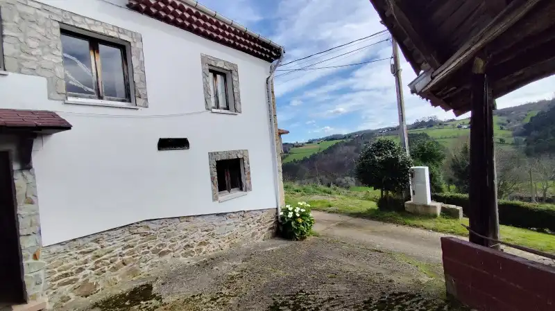 Vista exterior de Casa adosada en venda en Cudillero