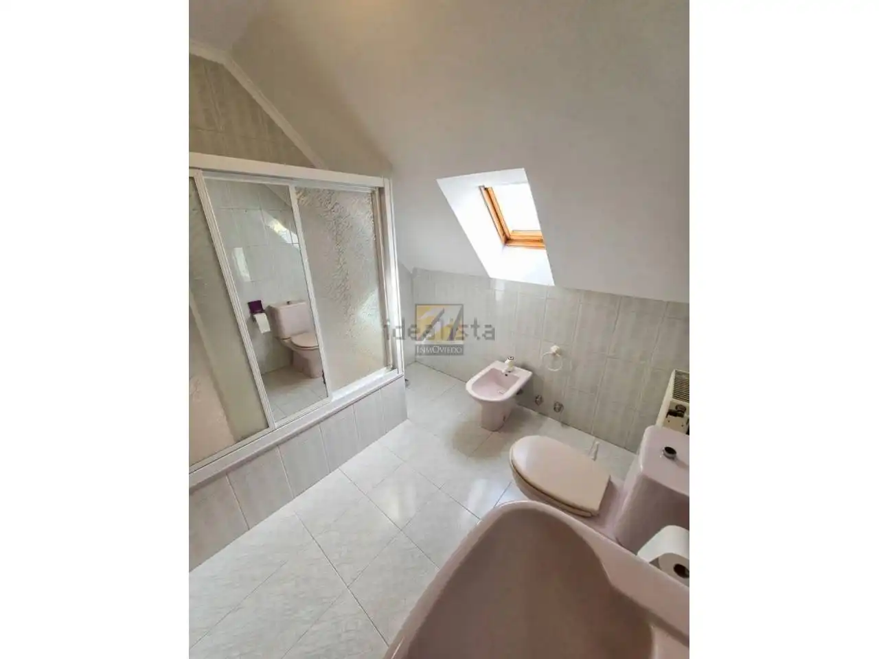 Baño de Dúplex en venta en Oviedo  con Calefacción, Parquet y Terraza