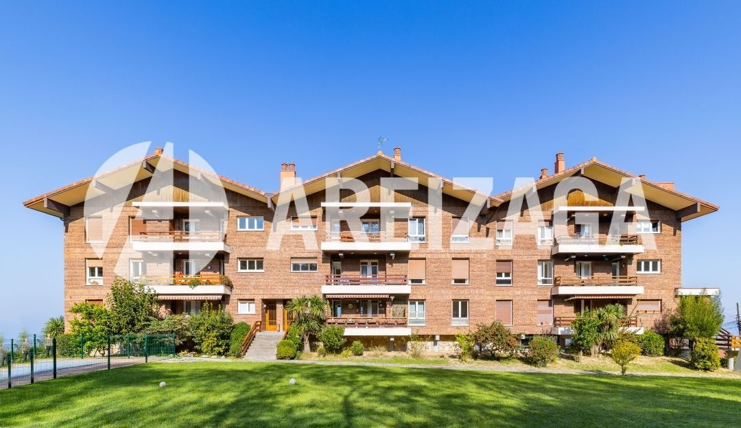Exterior view of Flat for sale in Donostia - San Sebastián   with Heating, Private garden and Terrace