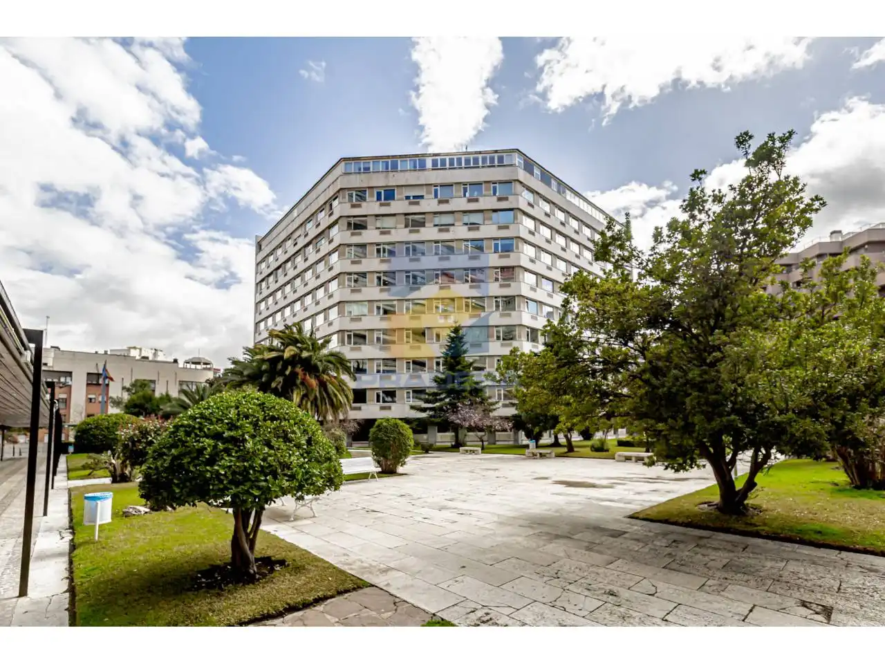 Exterior view of Office for sale in Madrid  with Air Conditioner and Alarm