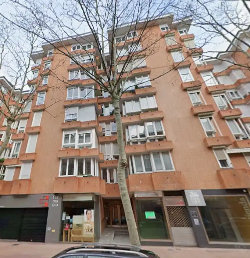 Vista exterior de Piso en venta en Vitoria - Gasteiz con Trastero