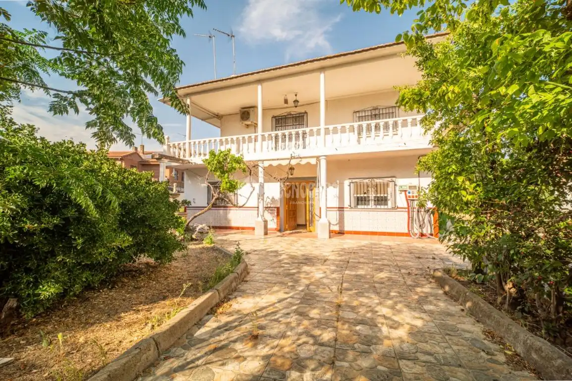 Vista exterior de Casa o chalet en venta en Arganda del Rey con Aire acondicionado, Calefacción y Terraza