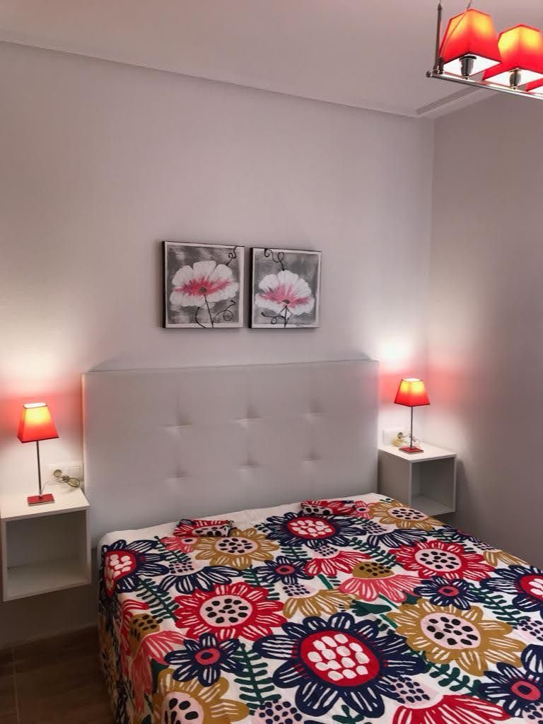 Dormitori de Pis de lloguer en  Murcia Capital amb Aire condicionat, Calefacció i Moblat