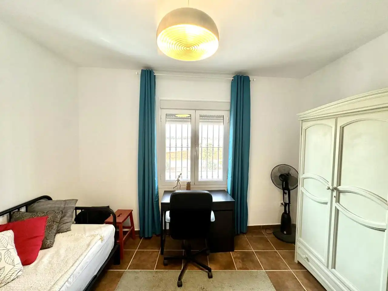 Habitación de Casa adosada en venta en Humilladero con Aire acondicionado, Terraza y Trastero