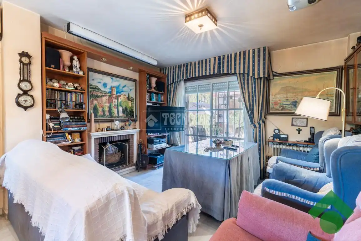 Schlafzimmer von Haus oder Chalet zum Verkauf in Albolote mit Privatgarten, Terrasse und Schwimmbad
