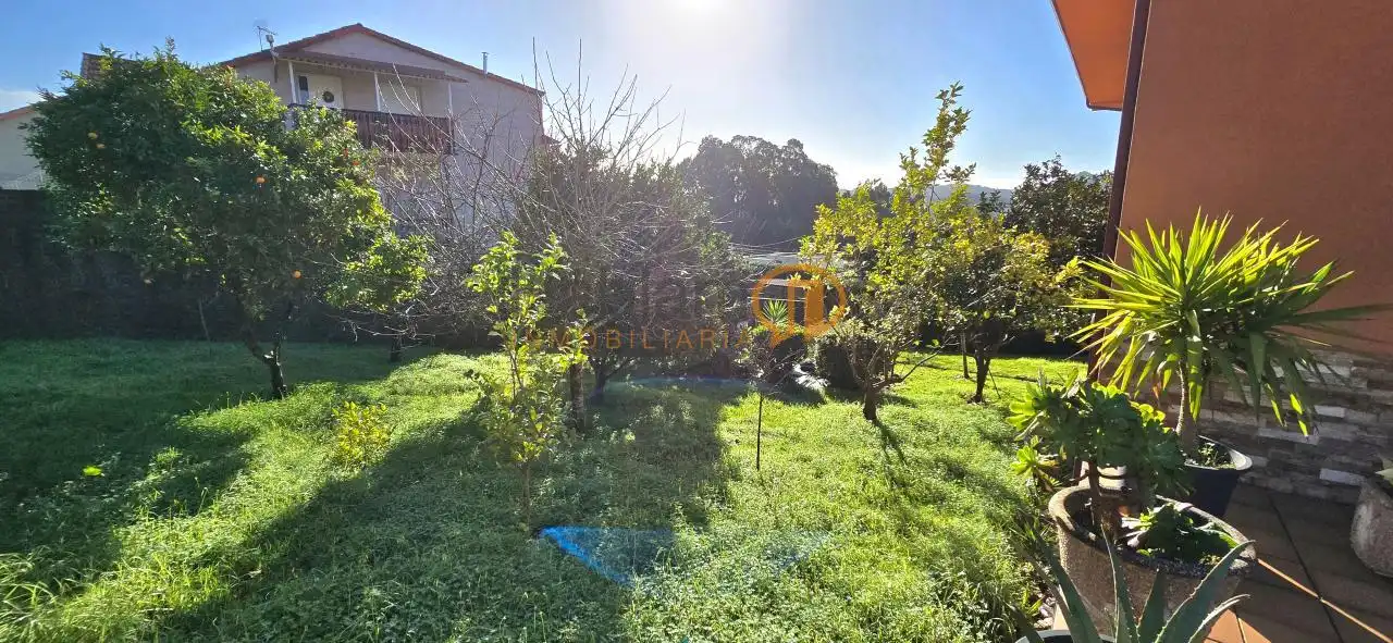 Casa o xalet en venda en Vilagarcía de Arousa amb Calefacció, Jardí privat i Terrassa