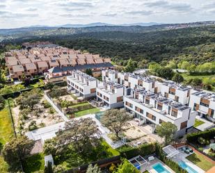 Exterior view of Single-family semi-detached for sale in Las Rozas de Madrid  with Heating, Private garden and Storage room