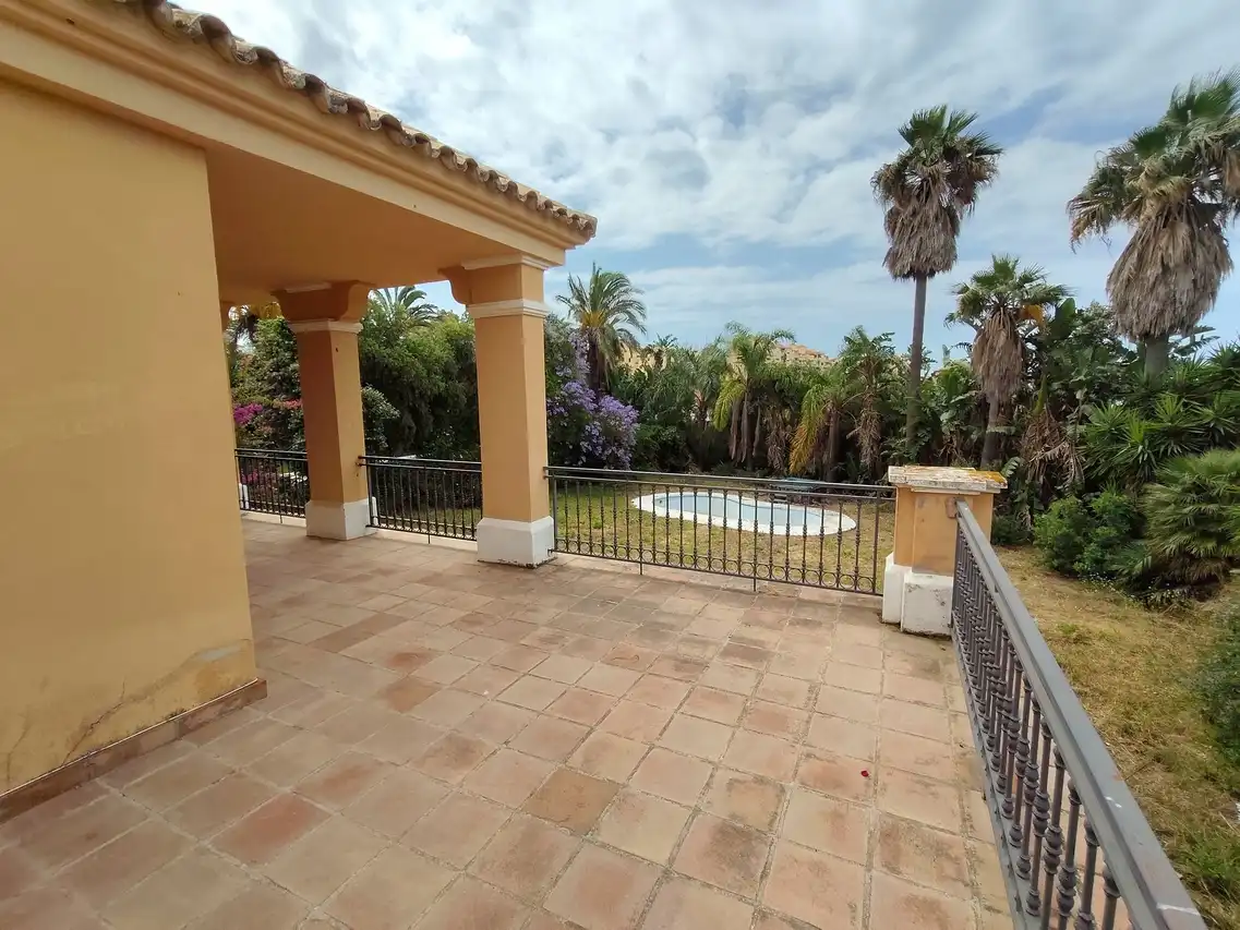 Jardí de Casa o xalet en venda en Estepona amb Jardí privat, Terrassa i Traster