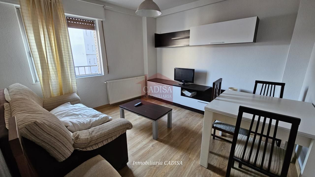 Sala d'estar de Pis en venda en Salamanca Capital amb Calefacció i Moblat