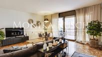 Sala de estar de Piso en venta en  Barcelona Capital con Aire acondicionado y Terraza