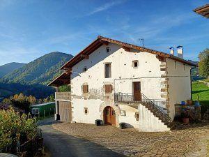 Vista exterior de Finca rústica en venda en Saldías amb Terrassa