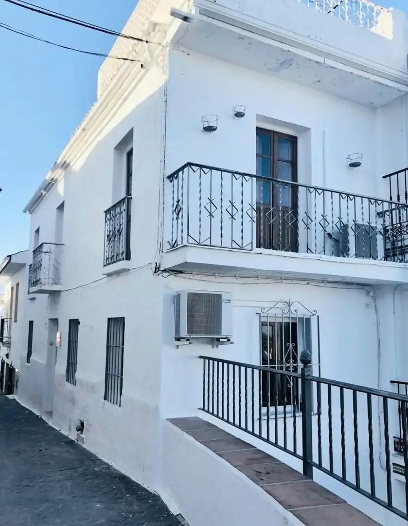 Vista exterior de Casa adosada en venta en Guaro