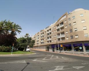 Vista exterior de Apartament en venda en Torrevieja amb Aire condicionat, Terrassa i Balcó