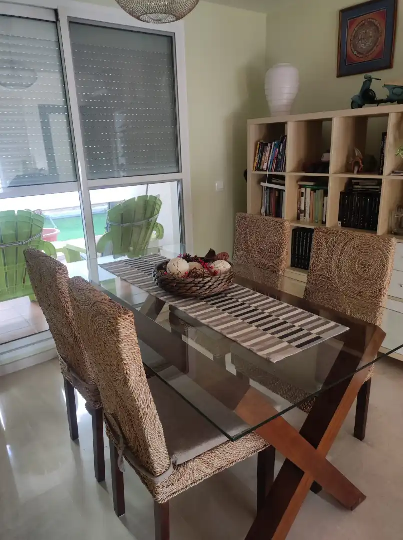 Esszimmer von Einfamilien-Reihenhaus zum Verkauf in Torremolinos mit Klimaanlage, Privatgarten und Terrasse