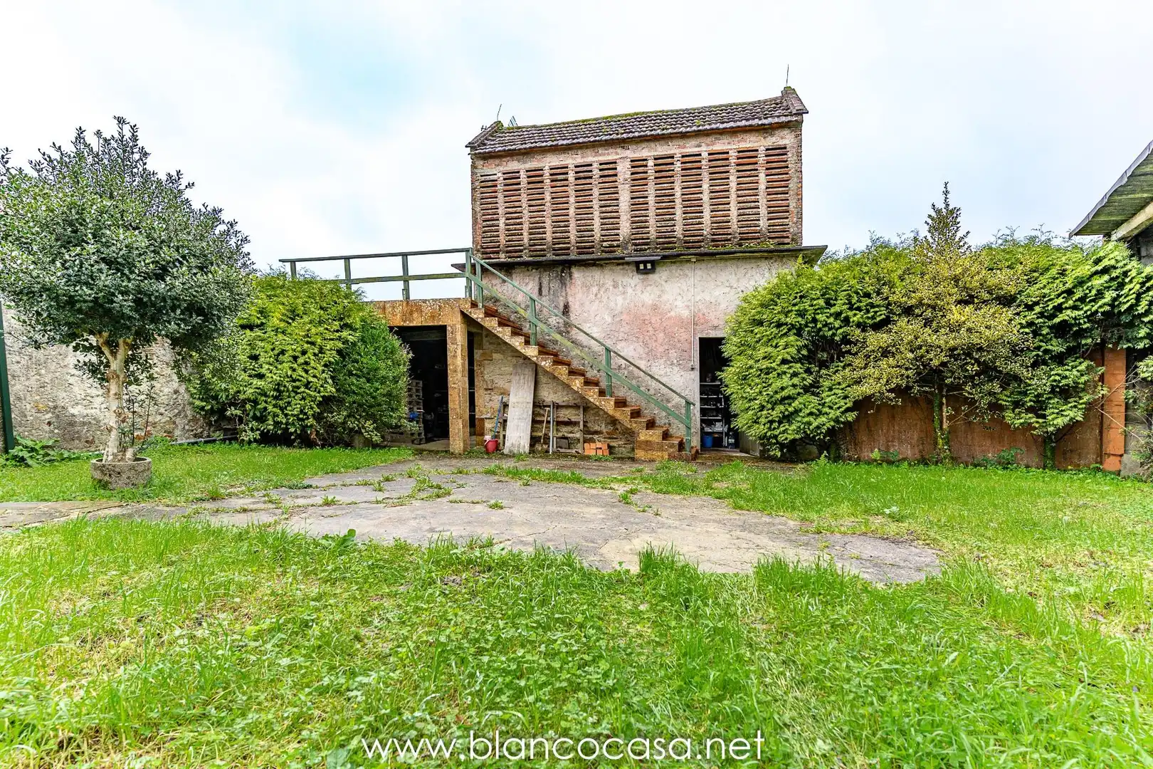 Exterior view of Houses for sale in Coristanco  with Private garden, Storage room and Furnished