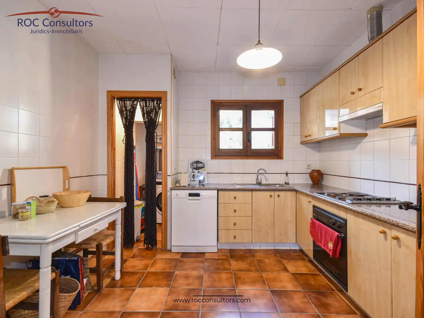 Küche von Einfamilien-Reihenhaus zum Verkauf in Berga mit Heizung