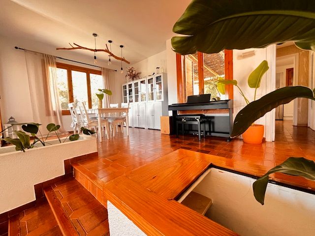 Sala d'estar de Casa o xalet en venda en Borriol amb Aire condicionat, Calefacció i Jardí privat