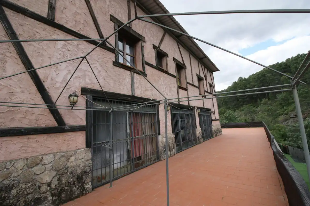 Außenansicht von Country house zum Verkauf in Arenas de San Pedro mit Heizung, Privatgarten und Terrasse