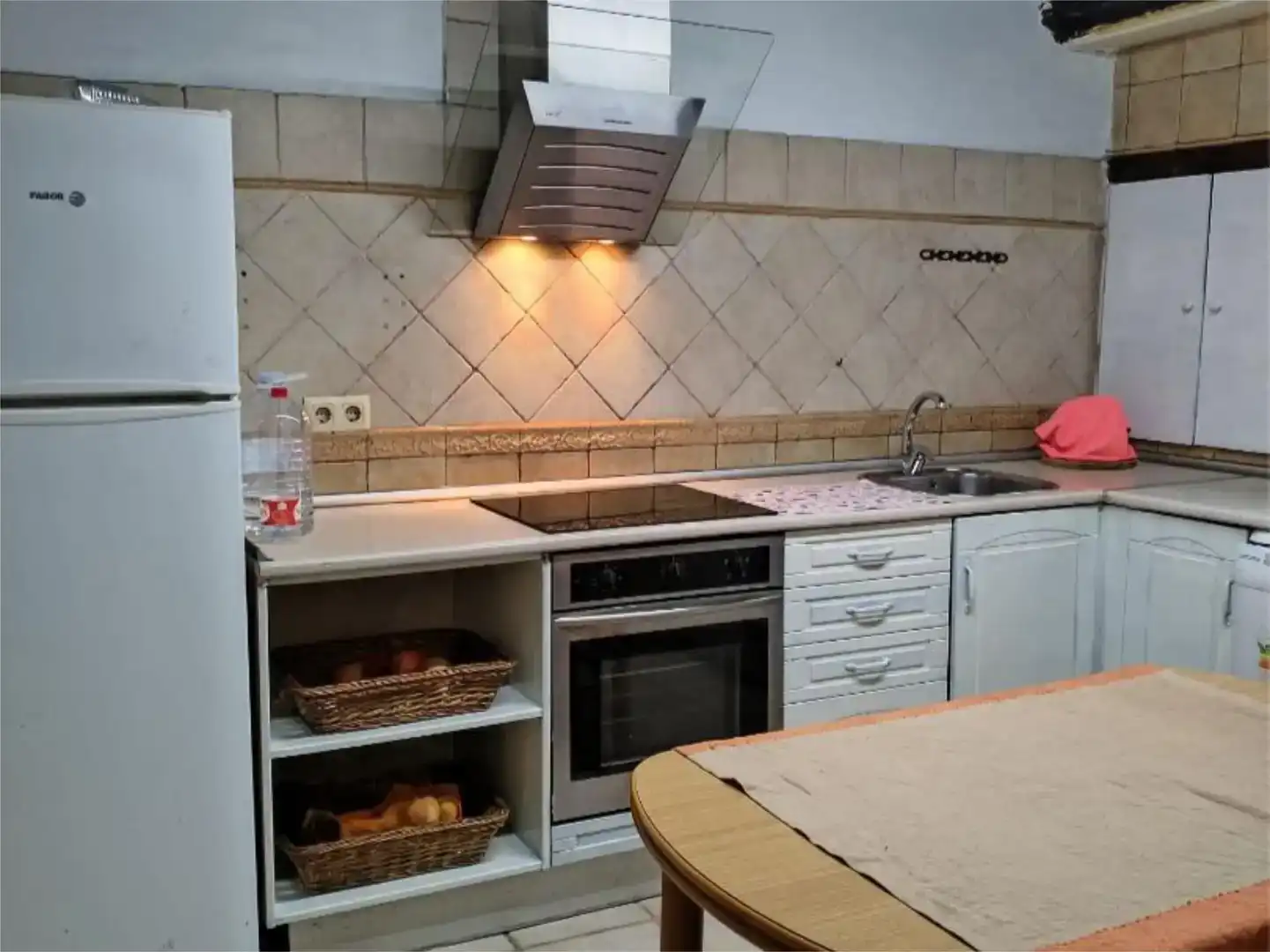Cocina de Casa adosada para compartir en Valdáliga con Amueblado y Balcón