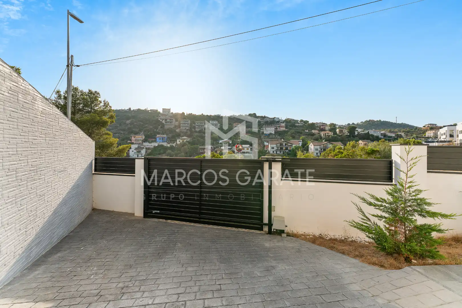 Casa con terraza en venta en Avinguda Marca Hispànica, imagen 8