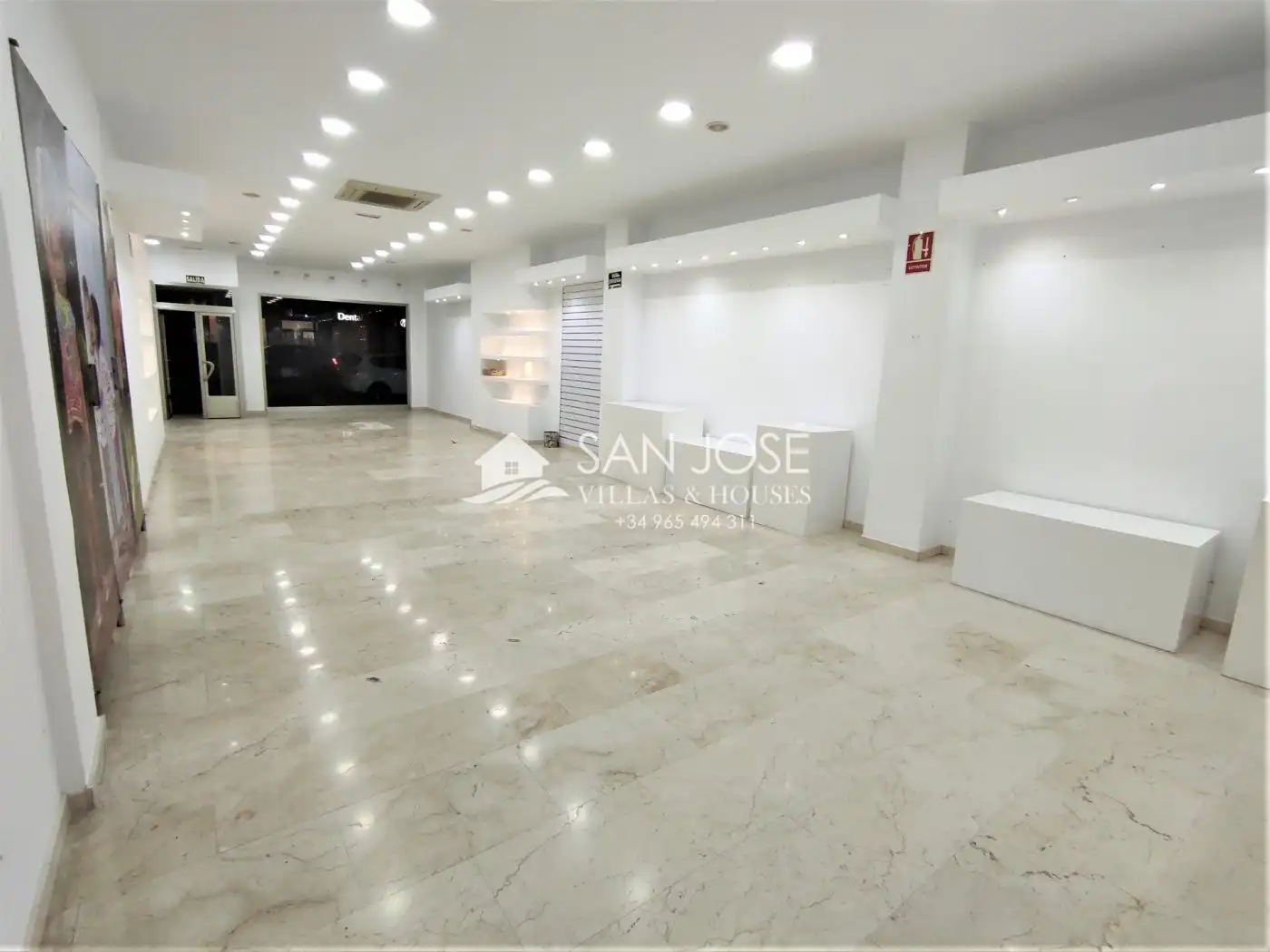 Local comercial en venda a Novelda, imagen 4