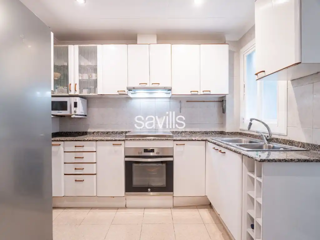 Cuina de Apartament en venda en L'Hospitalet de Llobregat amb Aire condicionat