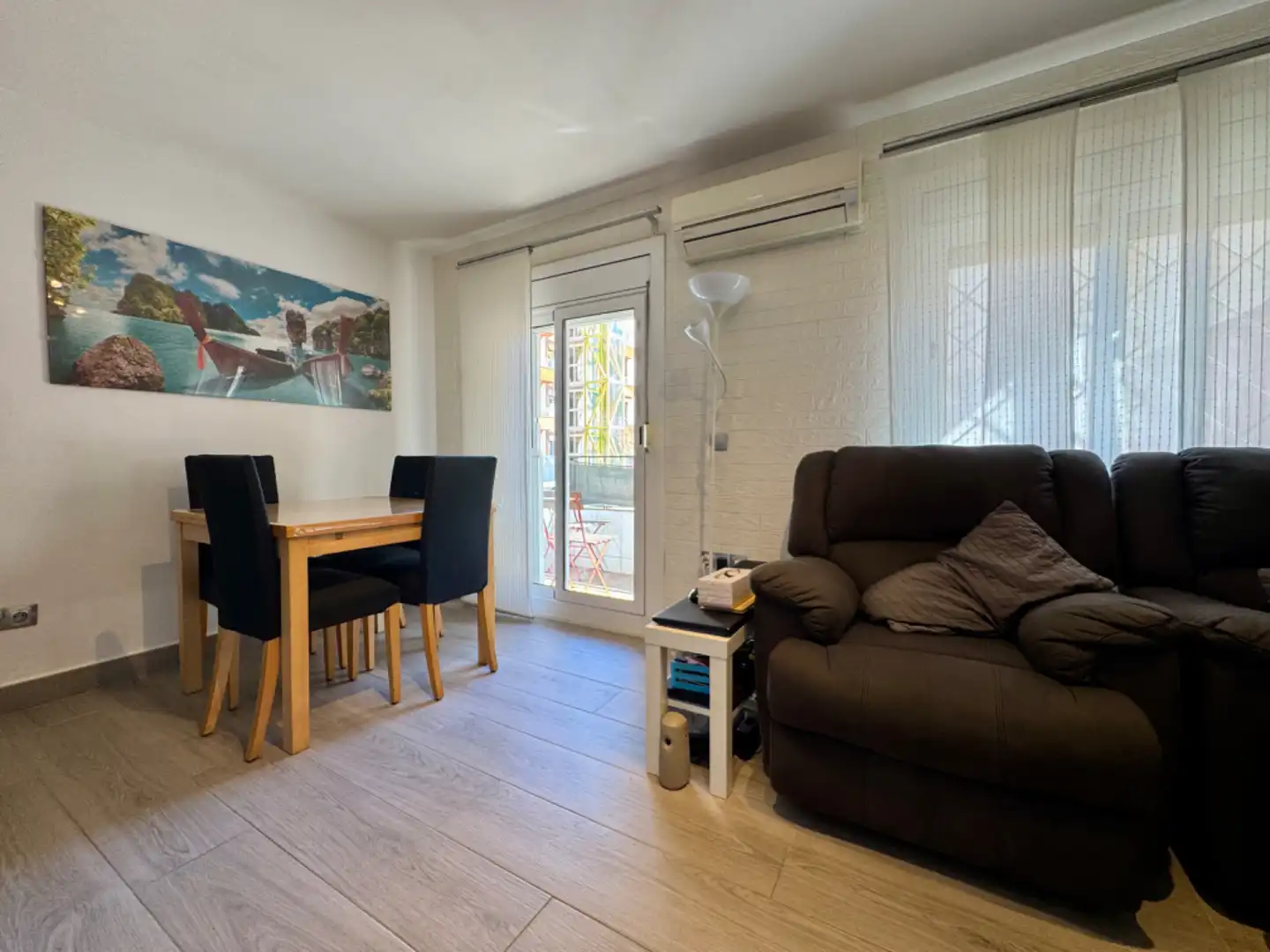 Sala de estar de Planta baja en venta en Sant Boi de Llobregat con Aire acondicionado y Balcón