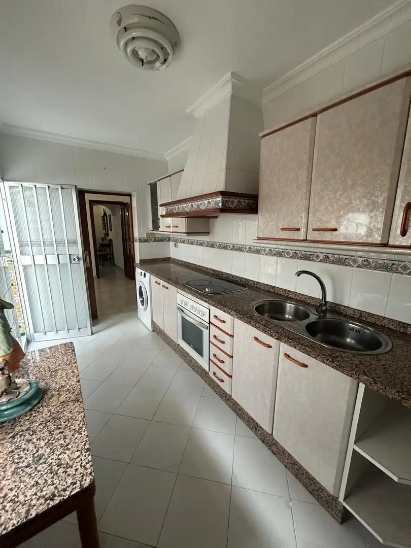 Cuina de Casa o xalet en venda en Utrera Ciudad 