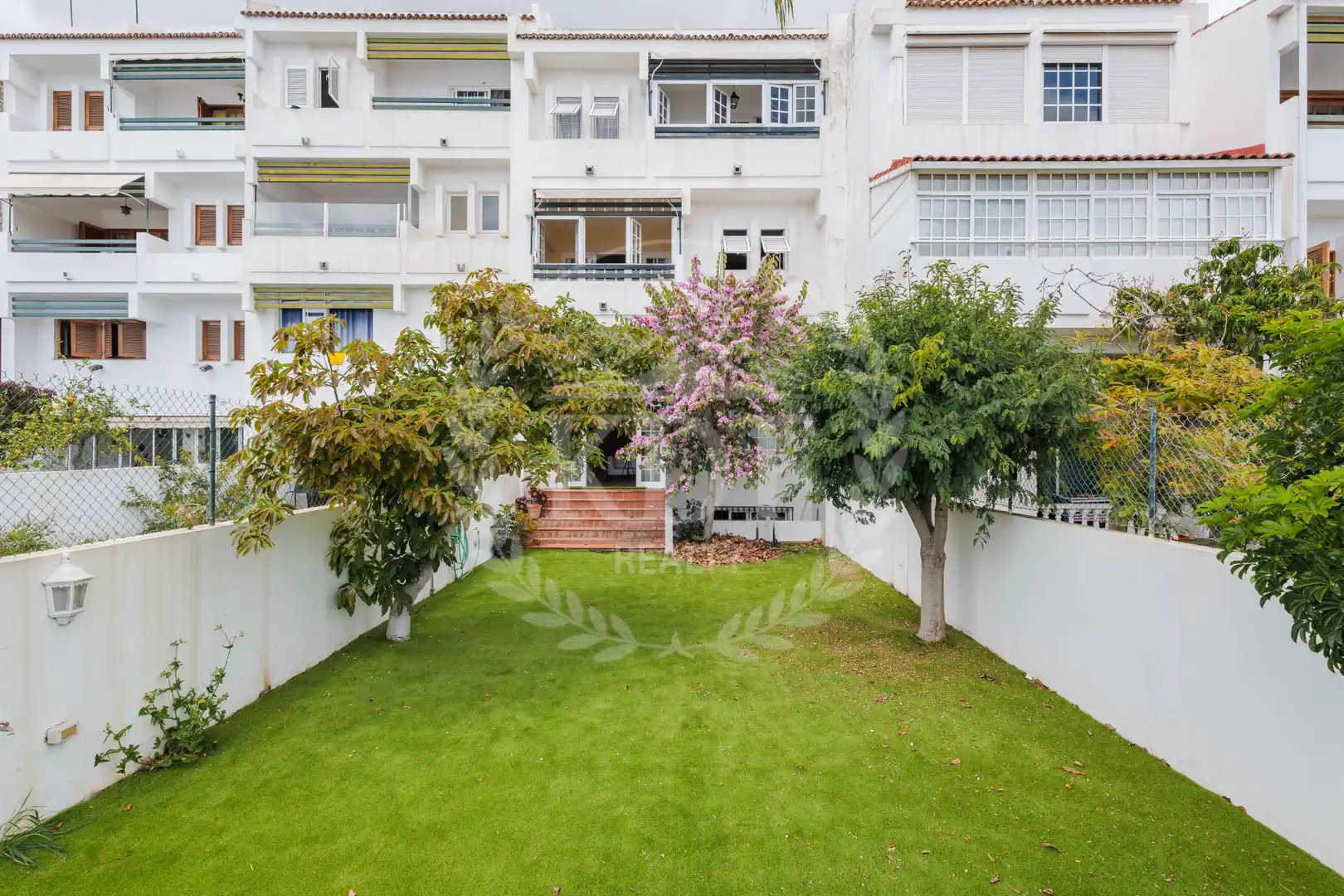 Vista exterior de Casa adosada en venda en Santa Cruz de Tenerife amb Jardí privat, Terrassa i Balcó