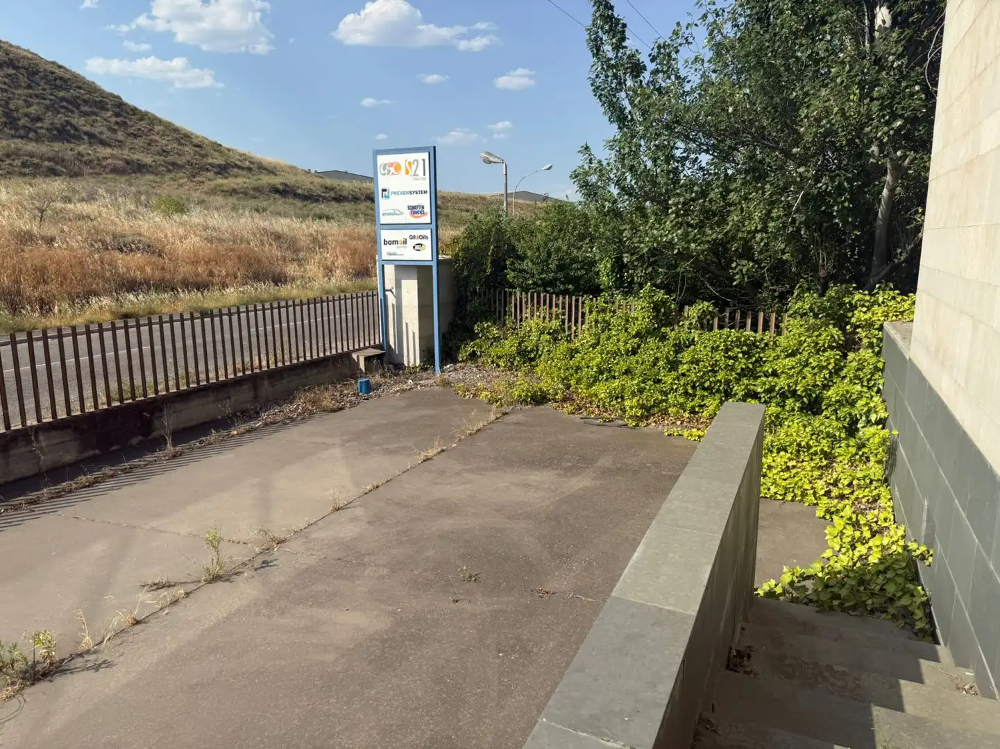 Parkplatz von Büro zur Miete in  Logroño