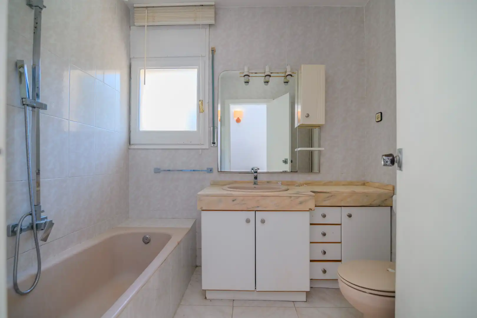 Baño de Casa o chalet de alquiler en Begues con Calefacción, Jardín privado y Terraza