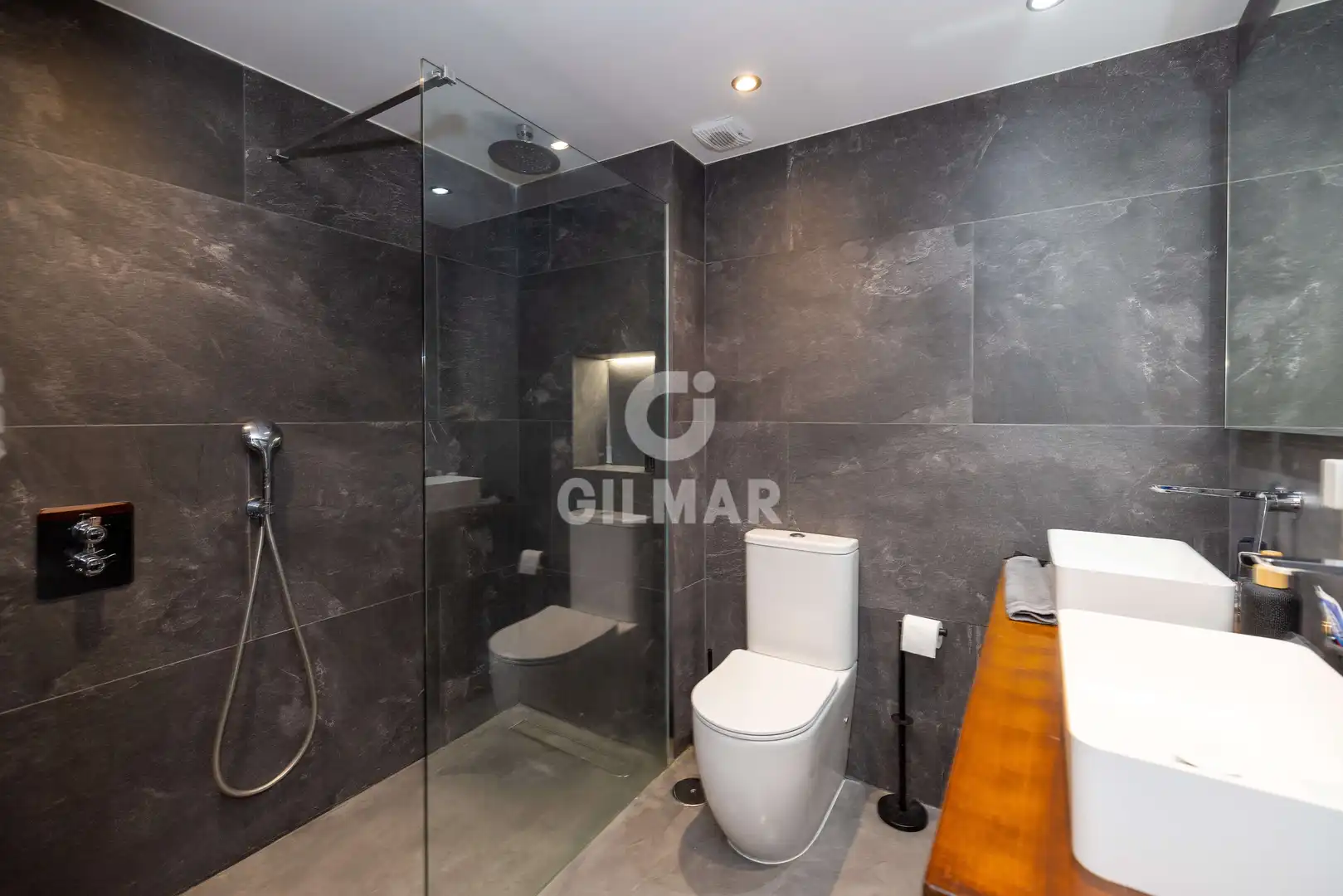 Baño de Casa adosada en venta en Marbella con Calefacción, Piscina y Amueblado