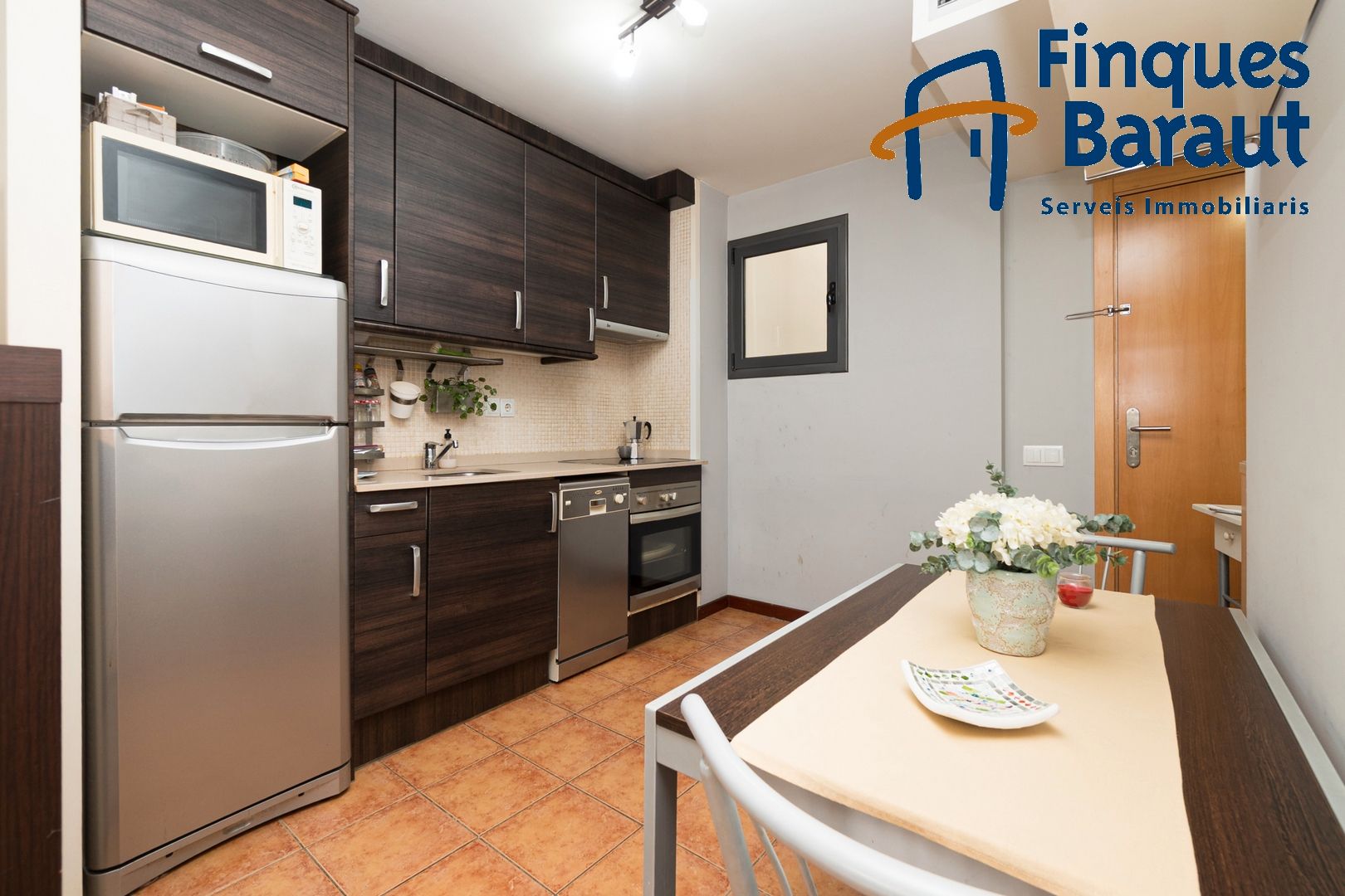 Cuina de Estudi en venda en Figueres amb Aire condicionat, Calefacció i Moblat