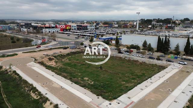 Terreno residencial en Venta en Madrid, 160 en El Paraíso - Los Almendros