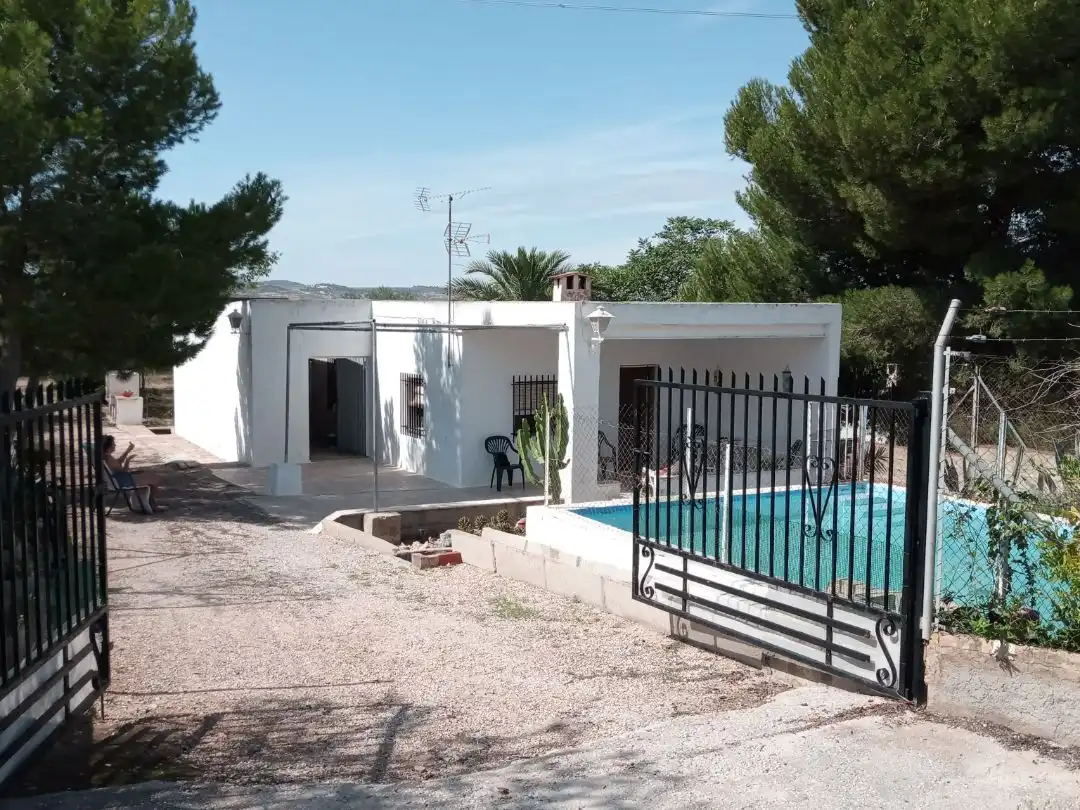 Casa rústica en venta en Paraje los Pinos Uno 10