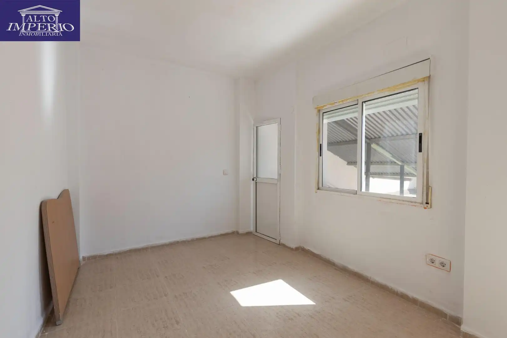 Dormitori de Casa o xalet en venda en La Zubia amb Terrassa