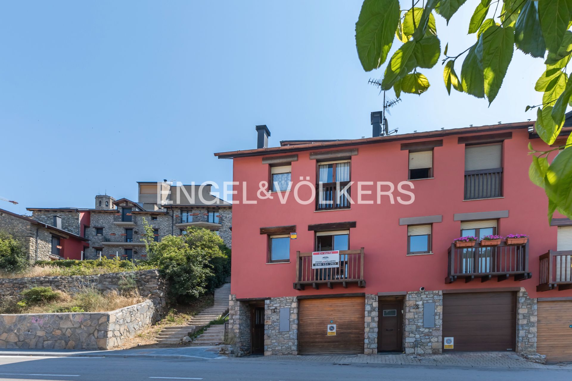 Single-family semi-detached for sale in Puigcerdà