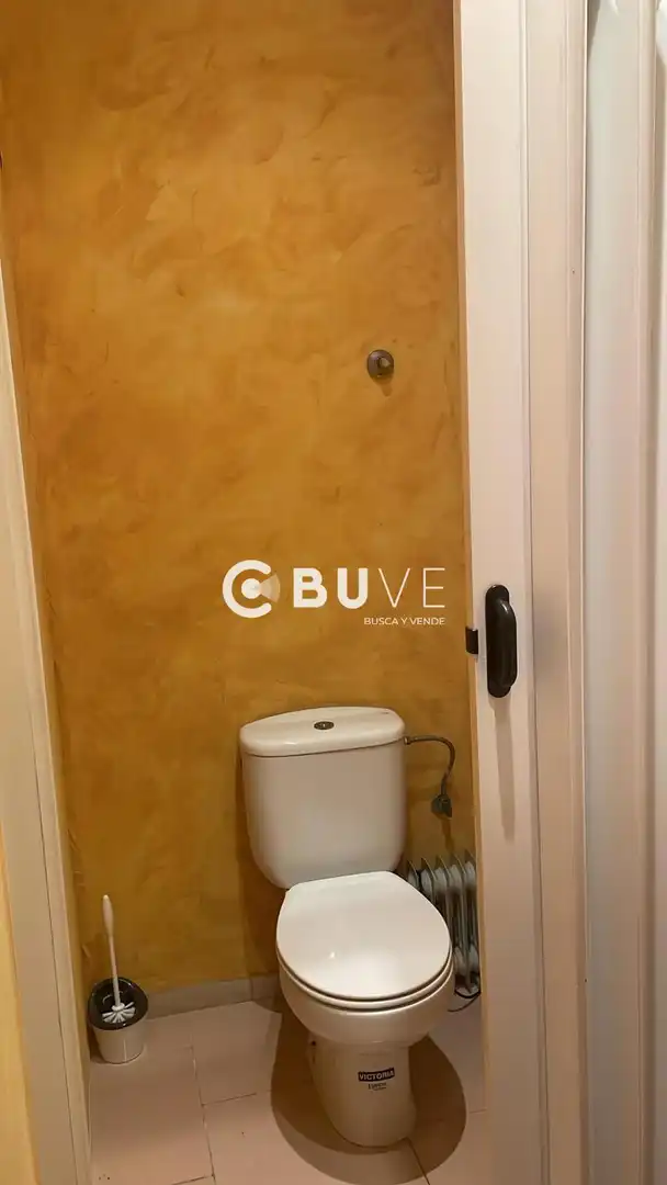 Badezimmer von Büro zum Verkauf in Valladolid mit Heizung und Internet