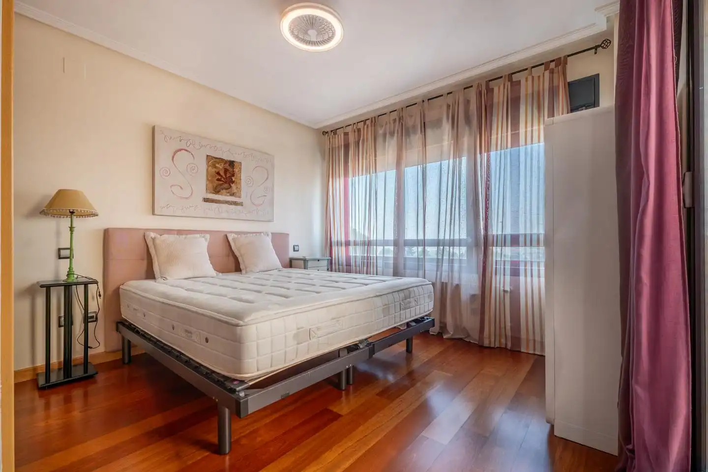 Habitación de Casa adosada en venta en Ávila con Calefacción, Jardín privado y Terraza