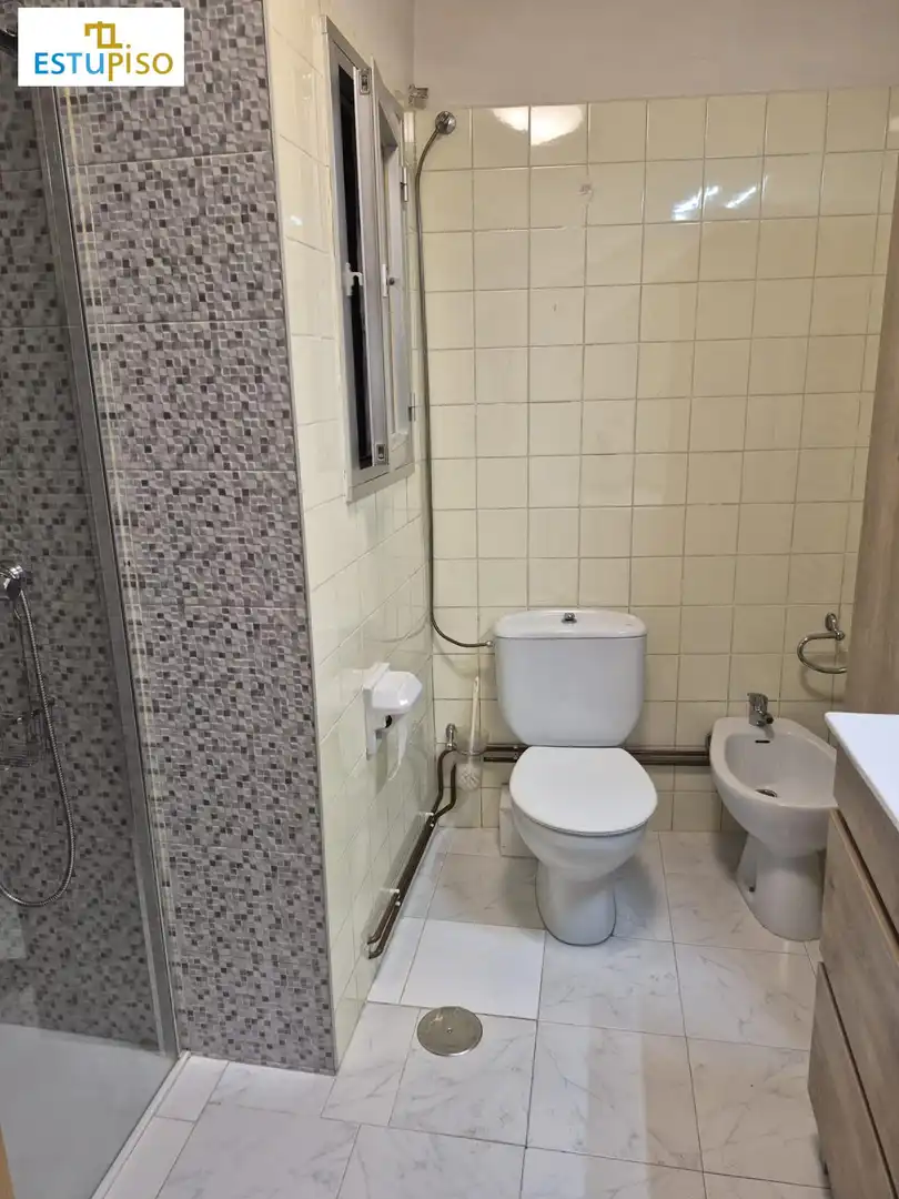 Bathroom of Apartments for sale in León Capital   with Heating and Furnished