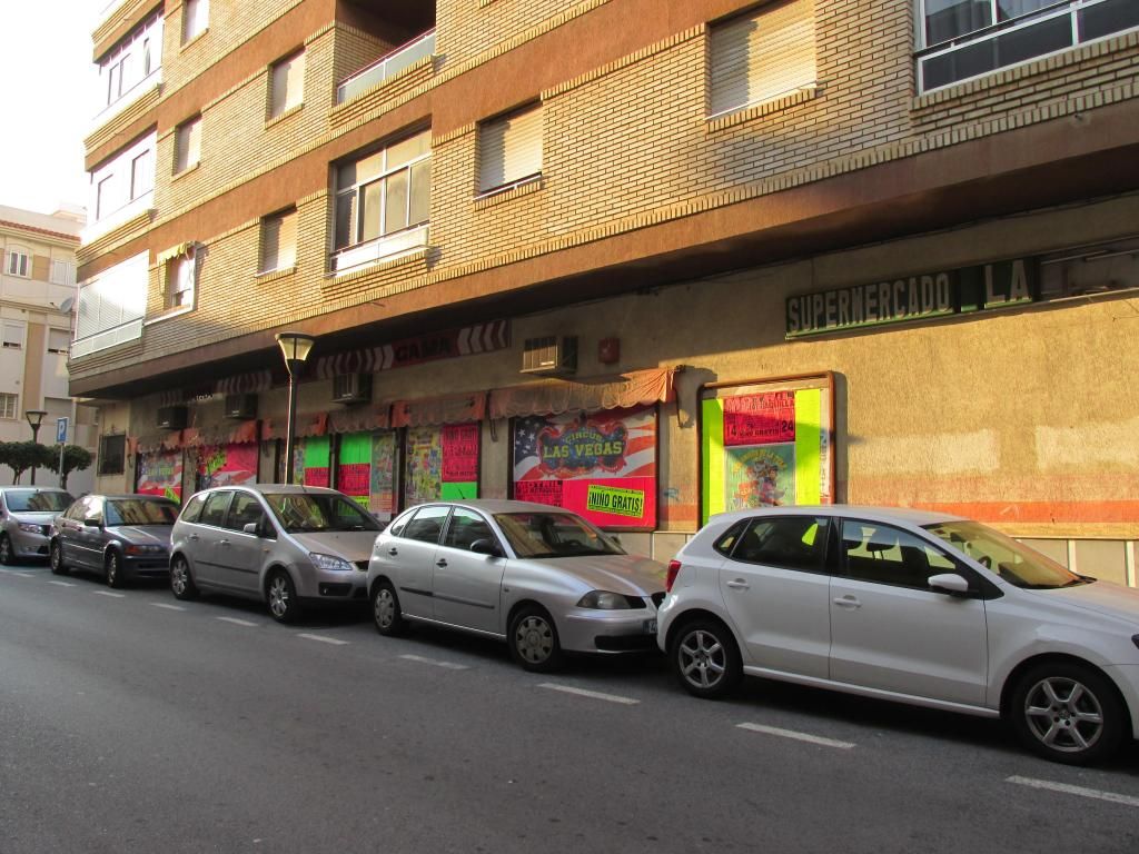 Vista exterior de Local en venta en Motril